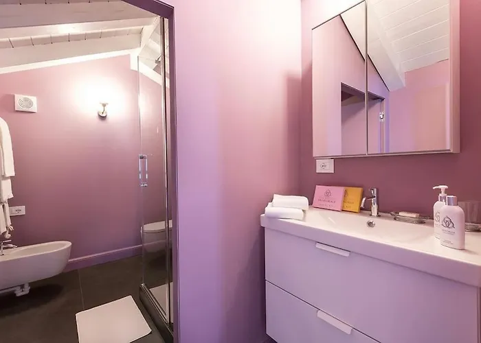 Isola Bella - Via 28 *